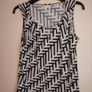 New York & company sleeveless pullover top blouse size medium